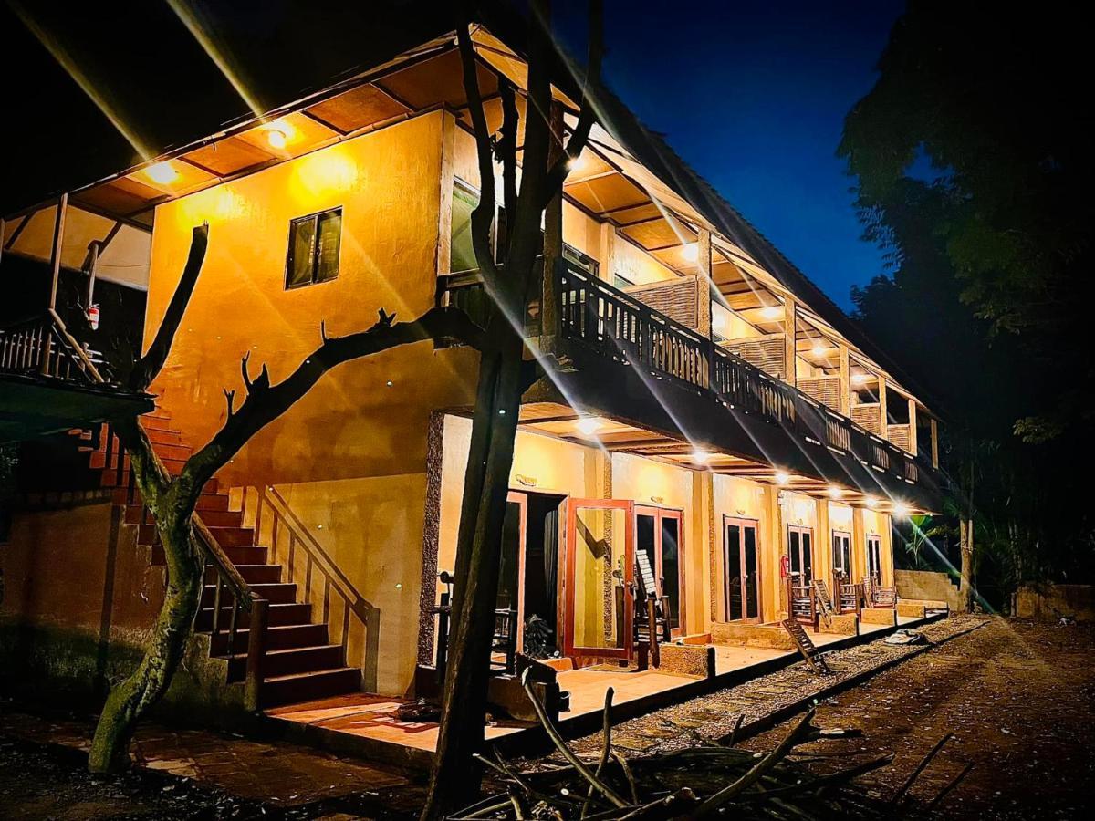 Akha River House Чианг Рай Екстериор снимка