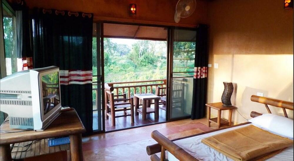 Akha River House Чианг Рай Екстериор снимка