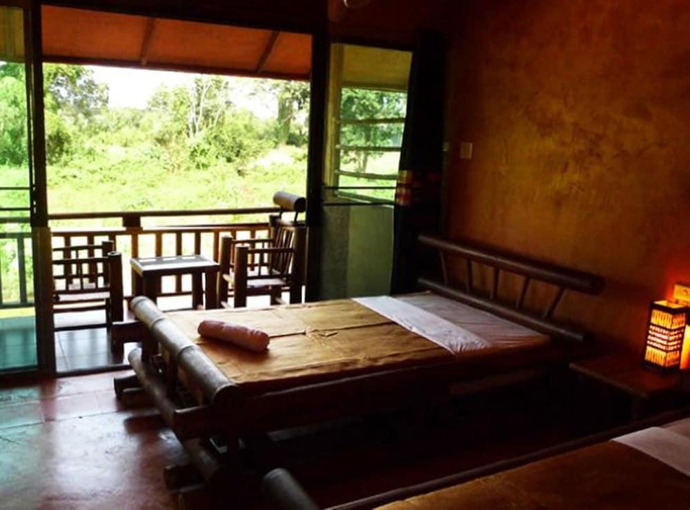 Akha River House Чианг Рай Екстериор снимка